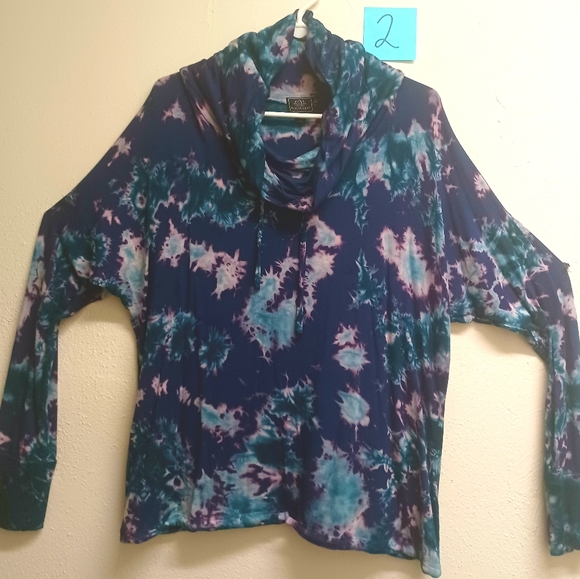 NEW Vibrant tie dye lightweight top, L, PL Movement - Picture 2 of 6